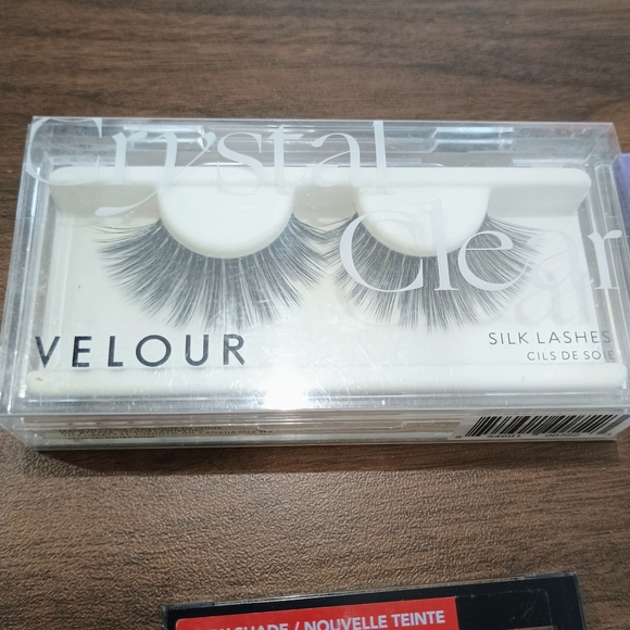 Eye Makeup Set w/ Lashes, 3 Blk Eyeliners, 1 Revlon Eyeshadow & 1 Blue Eyeliner - Picture 2 of 6